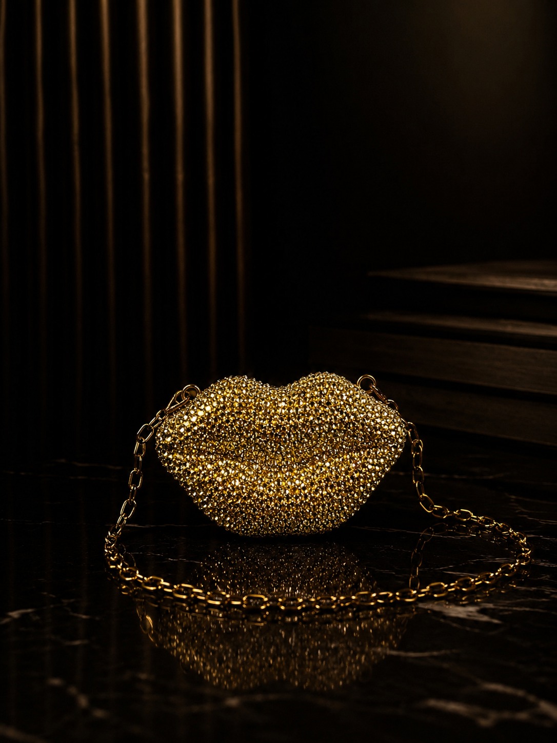 Luxe kiss mini clutch